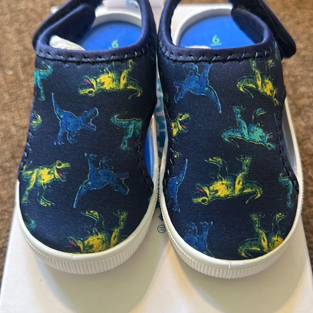 CARTER'S TODDLER BOYS AQUA SOCK WATER SHOE/SANDALS: BLUE/DINOSAUR: NIB: SZ 6